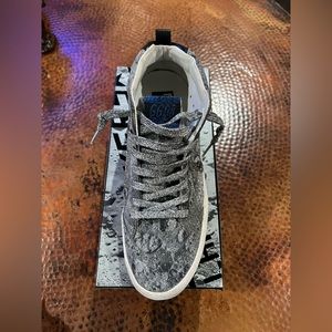 Golden Goose - Special Edition “Landed” - size 39